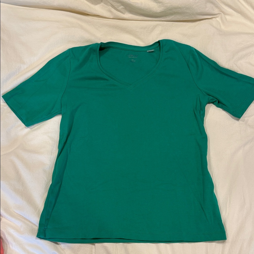 Chico's Green V-Neck Short Sleeve Tee